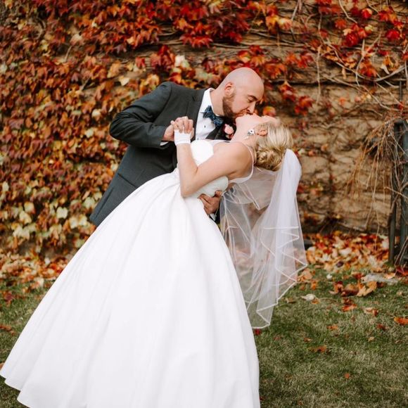 Meet your Posher, Becca - Picture 1 of 1